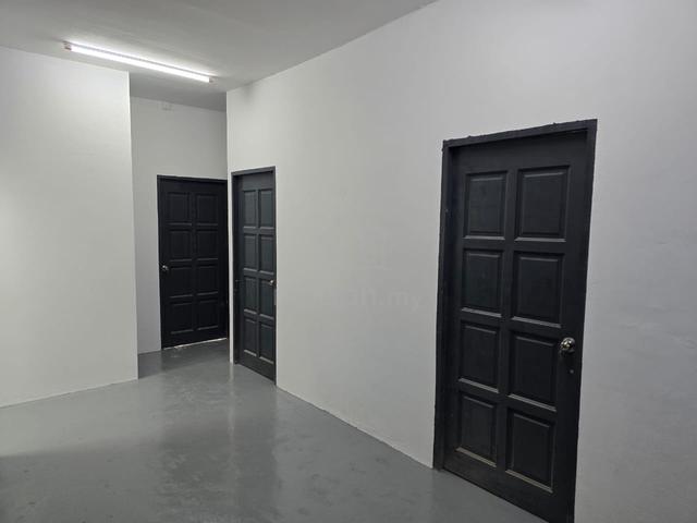 Sg plan Shophouse (1st & 2nd Flr) Rooms For Rent with PRIVATE TOILET 1