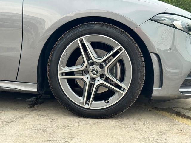 RECON 4k KM 2022 Mercedes Benz A180 AMG LINE SEDAN - 4