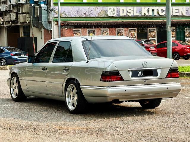 1986 Mercedes Benz 230E 2.3 (A) - 2