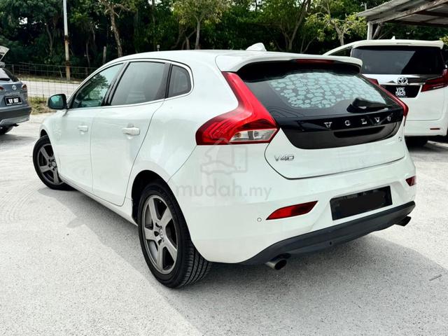 2017 Volvo V40 2.0 T4 (A) FL VOLVO SERVIS RECORD - 2