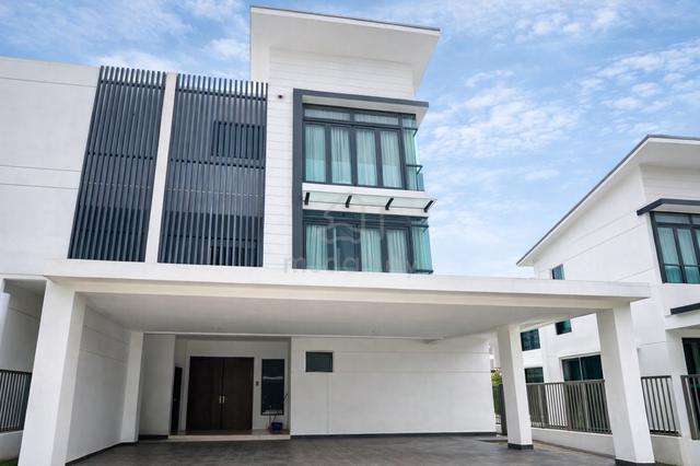3-storey Semi-d Bungalow Sejati Residence Cyberjaya 1