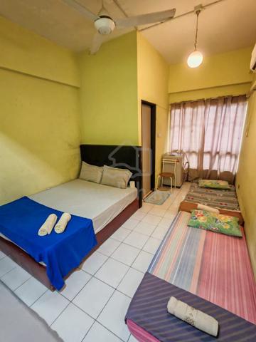 Api-Api Apartment 1