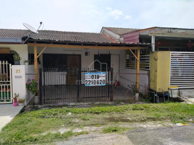 One storey terrace house at Cheras Perdana. 1