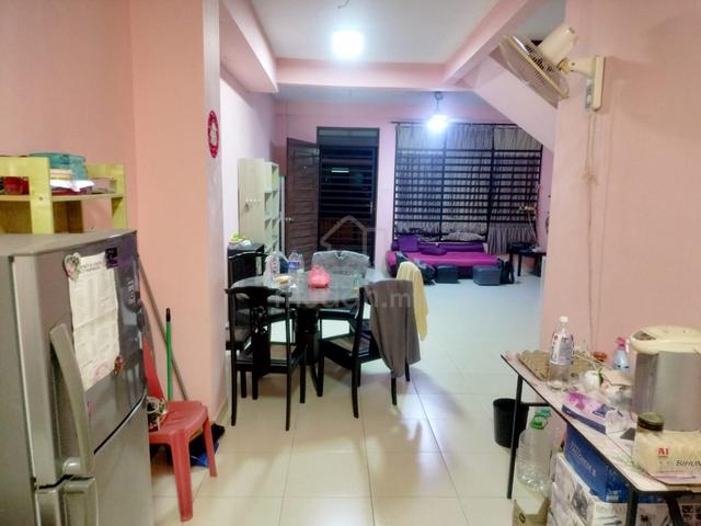 Scientex @ Senai 4 Beds 3 Baths Basic Furnished Nice Unit For Rent 1
