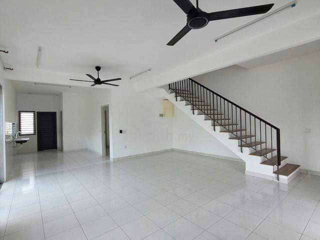 Freehold Bukit Raja Klang Double storey Corner lot house for sell 1