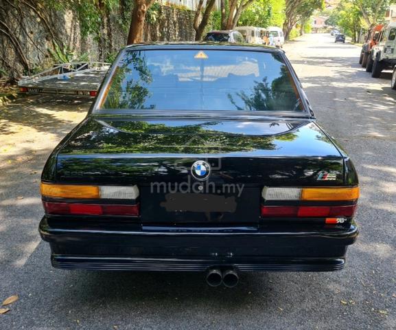 BMW E28 520i 5-speed manual - 3