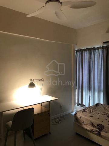 Room to let - Working Female only 1