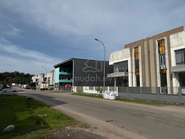 Alam Jaya (Gelang Patah) 1.5 Storey Semi-Detached Factory 1
