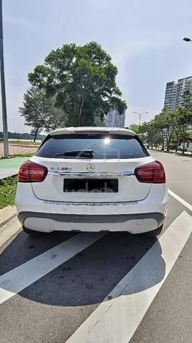Mercedes-Benz GLA-Class 2019 | OWNER DIRECT
- 4