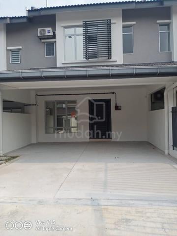 2 storey Iringan Bayu Nicely Kitchen Cabinet Rent | Labu | PD | S2 1