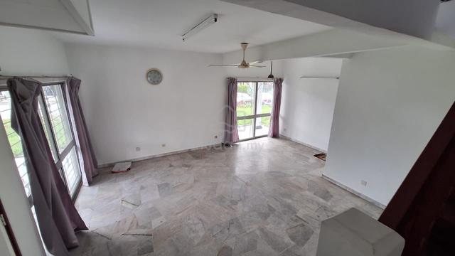 Corner House at USJ 13 Subang Jaya Extra Land For Rent 1