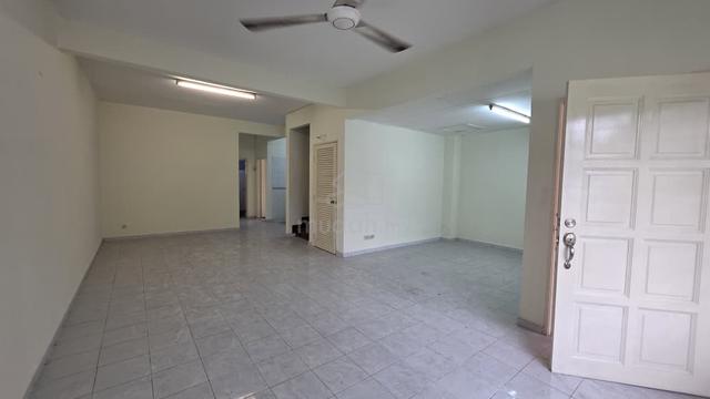 Below Value, Cheapest! Double Storey 22x75 Kota Kemuning, Doritis 1