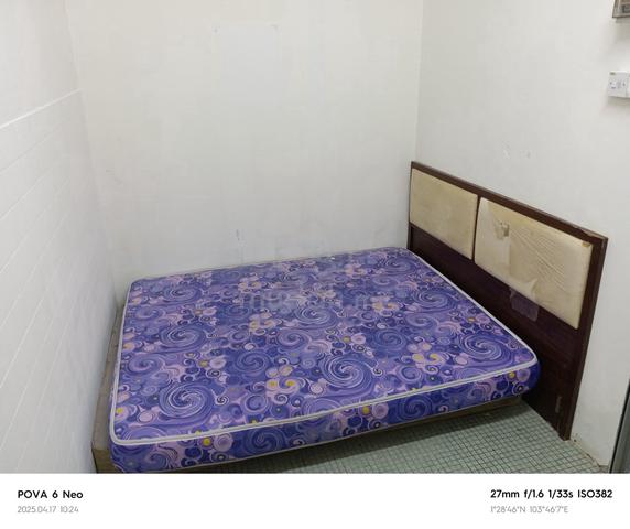 Pelangi Budget Air Con Medium Room For Rent (Near CIQ) 1