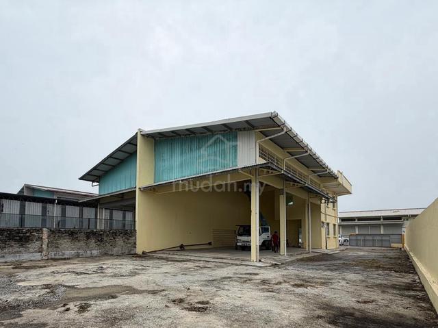 DEMAK MAJU WAREHOUSE FOR RENT At DEMAK LAUT JALAN BAKO KUCHING 1