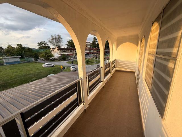 Sikamat Corner Lot House ( Price Negotiable) 1