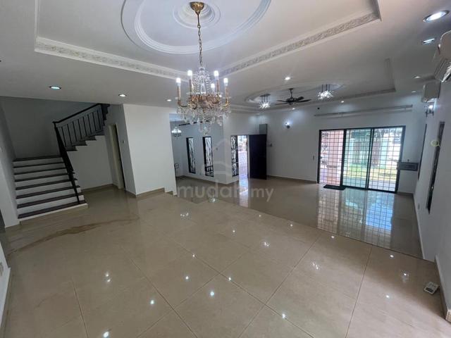 【 corner unit, newly refurbished 】 2.5 Storey Semi D, Sierra Damansara 1