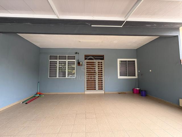 Pekan Nanas @ Taman Kiara Single Storey Terrace partial furnished 1