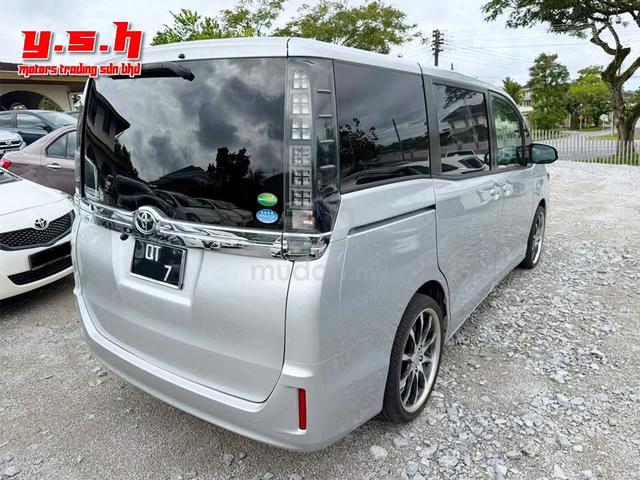 Toyota VOXY 2.0 ZS KIRAMEKI II (A) 2017 - 3