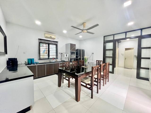 SWIMMING POOL CORNER Lot Terrace House Ilham Alam Sari Bangi Ukm 5