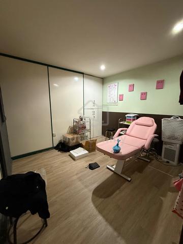 barber & beauty studio for rent 1