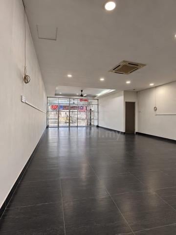 Tun Aminah Skudai Shoplot groundfloor 22x70 facing main road 1