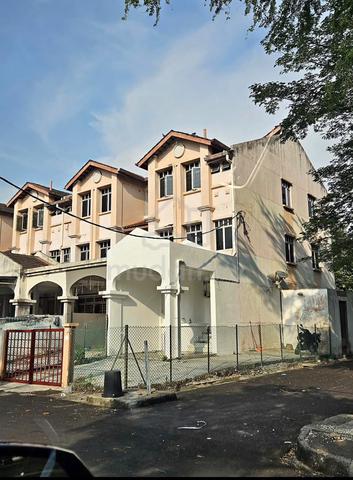 Perai utama @ perai townhouse for sale 3 bed 2bath industrial area 1