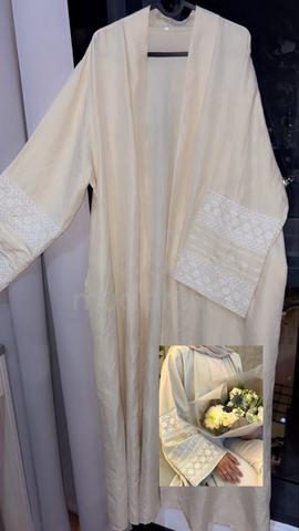 Beige Embroidered Abaya - photo 3 of 3