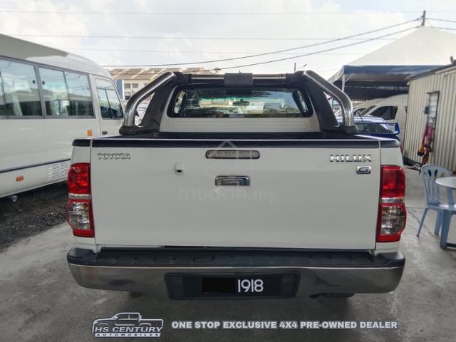 2010 Toyota HILUX D.CAB 2.5 G (A) - 4