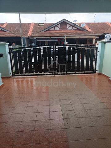 sewa rumah iris park indahpura 1