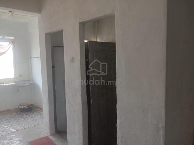 Rumah teres boleh pindah masuk serta merta 1