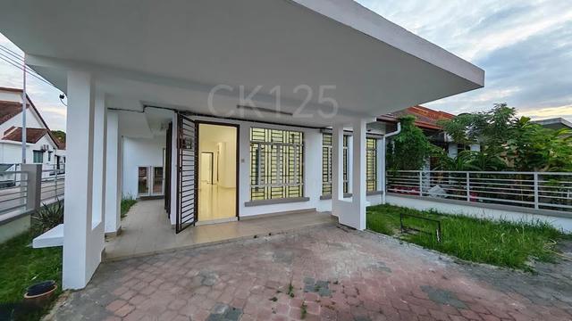 Bukit Raja 1 Storey End Lot 34x65 Good Condition Below Value 1