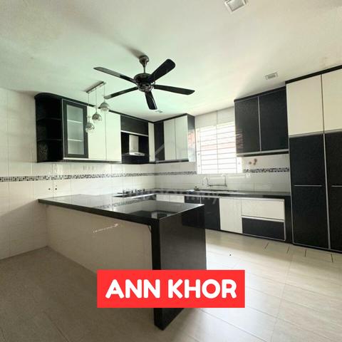 Lunas Corner Lot Bungalow House Partly Furnished Rent at Kulim Square 2