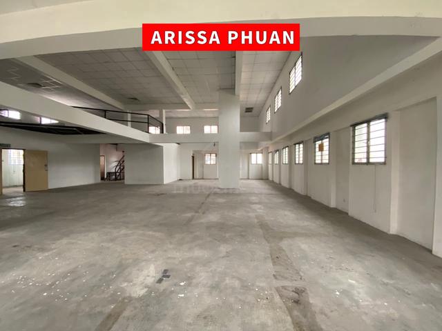 CORNER COMMERCIAL SHOP / OFFICE LOT main road 3000sqft Mezzanine floor 1