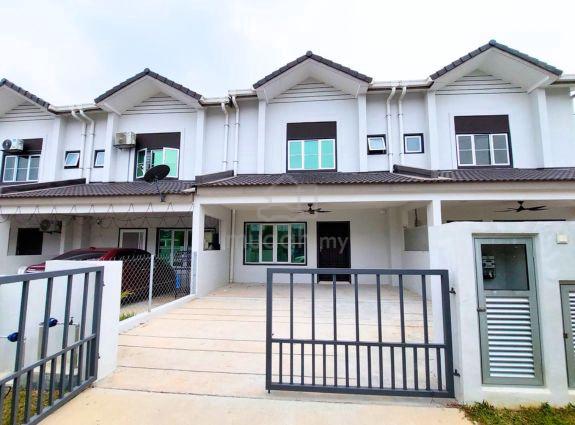 NEW UNIT IN TRANQUIL SUBURBUN AREA FOR RENT at M Senyumia Sepang 1