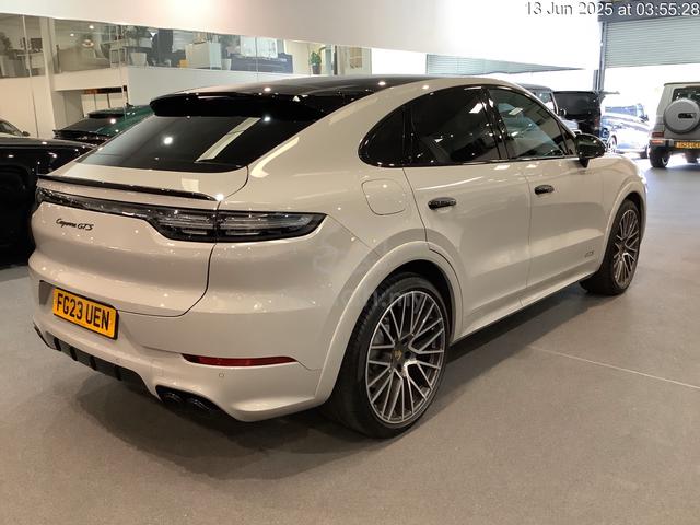 2023 Porsche CAYENNE 4.0 GTS COUPE (A) - 3