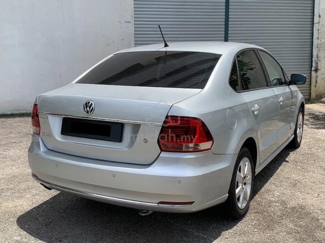 2017 Volkswagen VENTO 1.6 COMFORTLINE (A) - 4