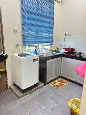 Bilik untuk disewa di taman cempaka selatan muar 1