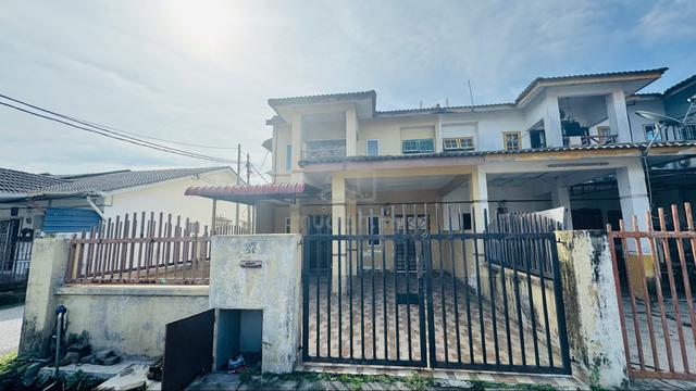 End Lot Freehold - Teres 2 Tingkat di Taman Klang Ria, Klang 1