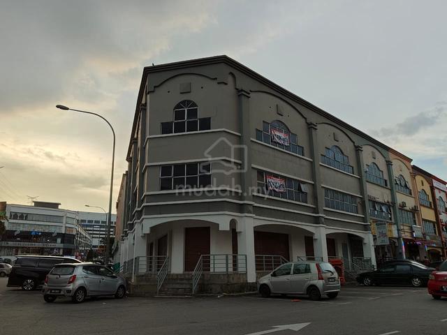 Corner shop ground floor seri kembangan jalan PSK serdang 1
