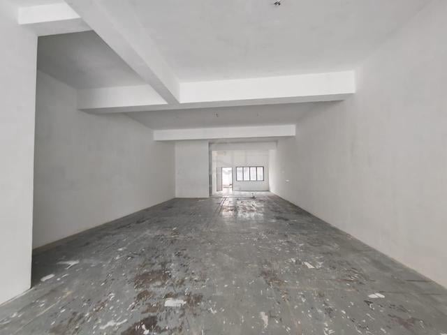 Botanic Ground Floor Shoplot Facing Main Road for Rent 1