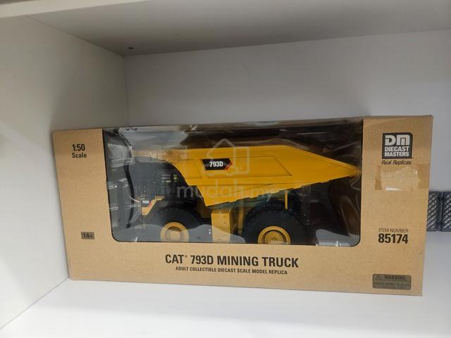 CAT 793D mining truck 1:50 - Hobby & Collectibles for sale