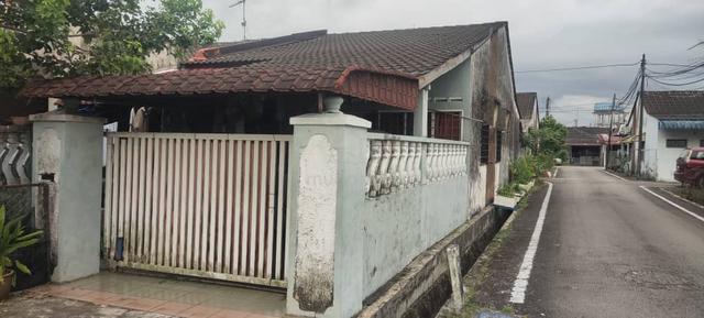 Terraced House Endlot Medium Cost For Sale- Taman Emas Merah 1