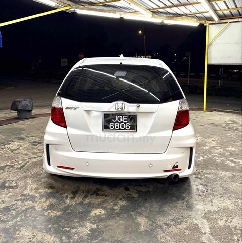 2014 Honda JAZZ 1.5 FACELIFT (A) - 4