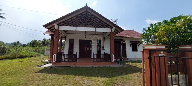 SemiD Mengabang Kapal Batu Rakit ada perabot 1