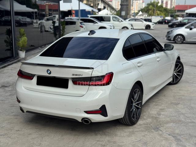 Bmw 320i SPORT 2.0L (A) FULL LOAN / 1 OWNER269 - 2