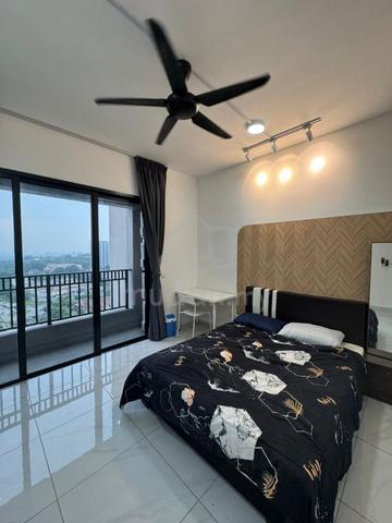 Single,Middle,Balcony & Master Room at Equine Residence Seri Kembangan 1
