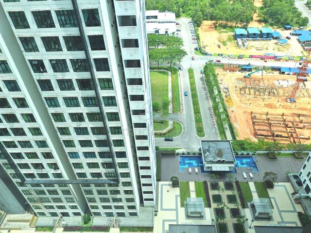 D'Summit Residences 1