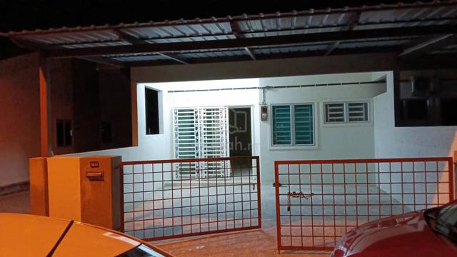 Rumah Teres End Lot Awning Lorong Surau Sitiawan Manjung Perak 1