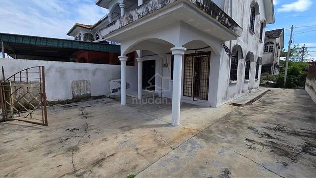 Buntong Kledang Emas InterCorner House 28x65 1
