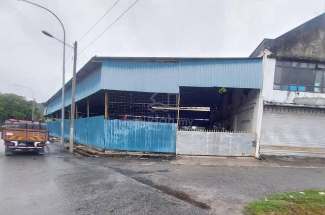 Negeri Sembilan Nilai Freehold Warehouse / Factory For Sale 1